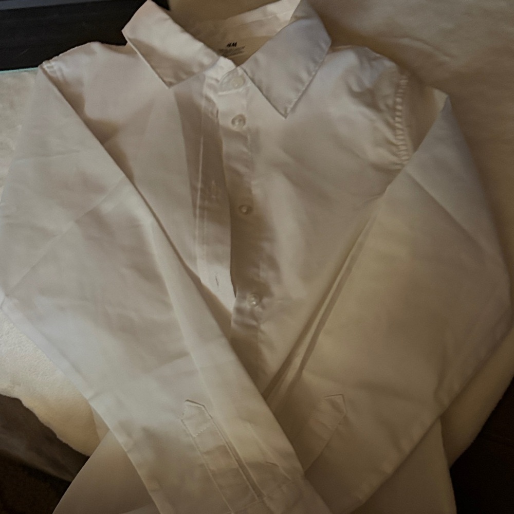 H&M White Button-Up Dress Shirt - Point Collar